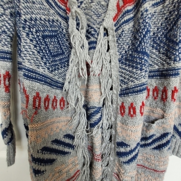 American Eagle Outfitters Aztec Fringed Women's Cardigan Sweater Small - Picture 3 of 15